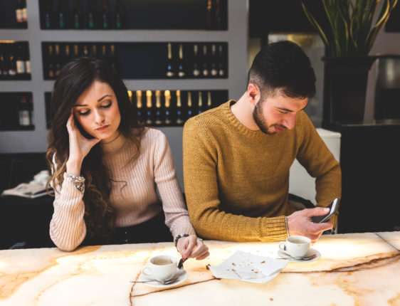 first date mistakes